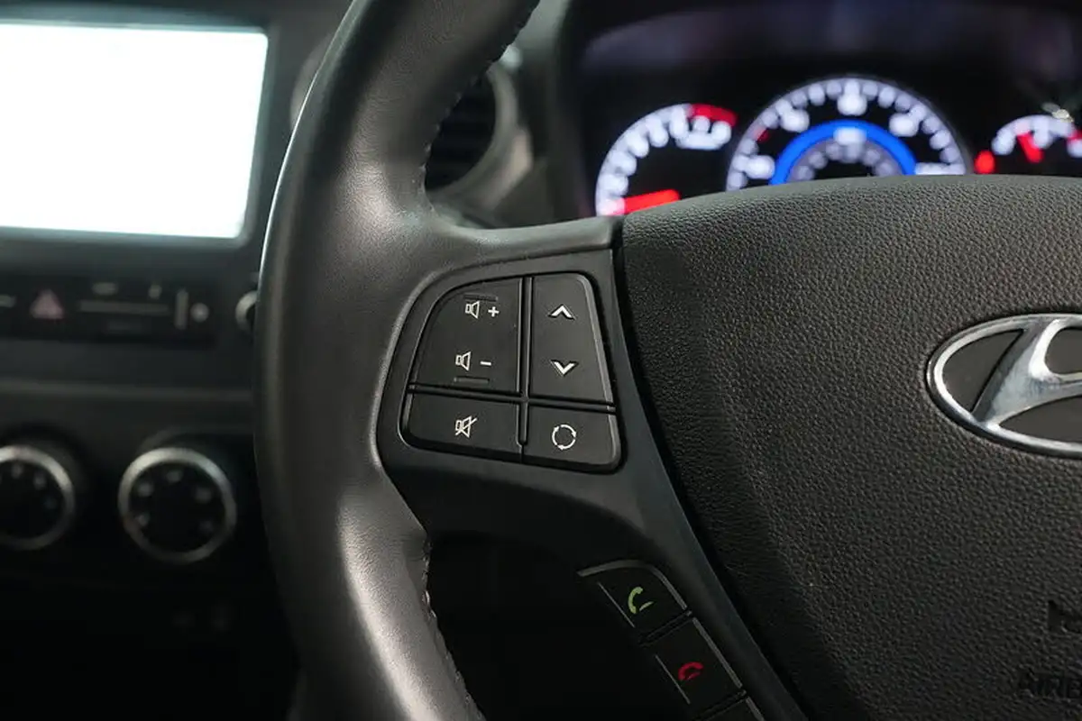 2019-hyundai-i10-10-play-big-27