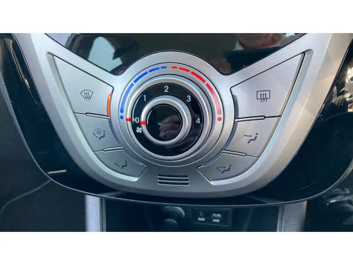 2016-hyundai-ix20-14-se-big-35