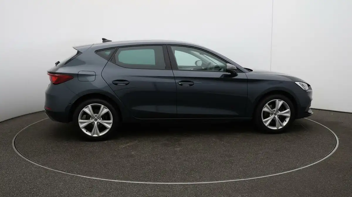 2021-seat-leon-14-e-hybrid-fr-hatchback-big-8