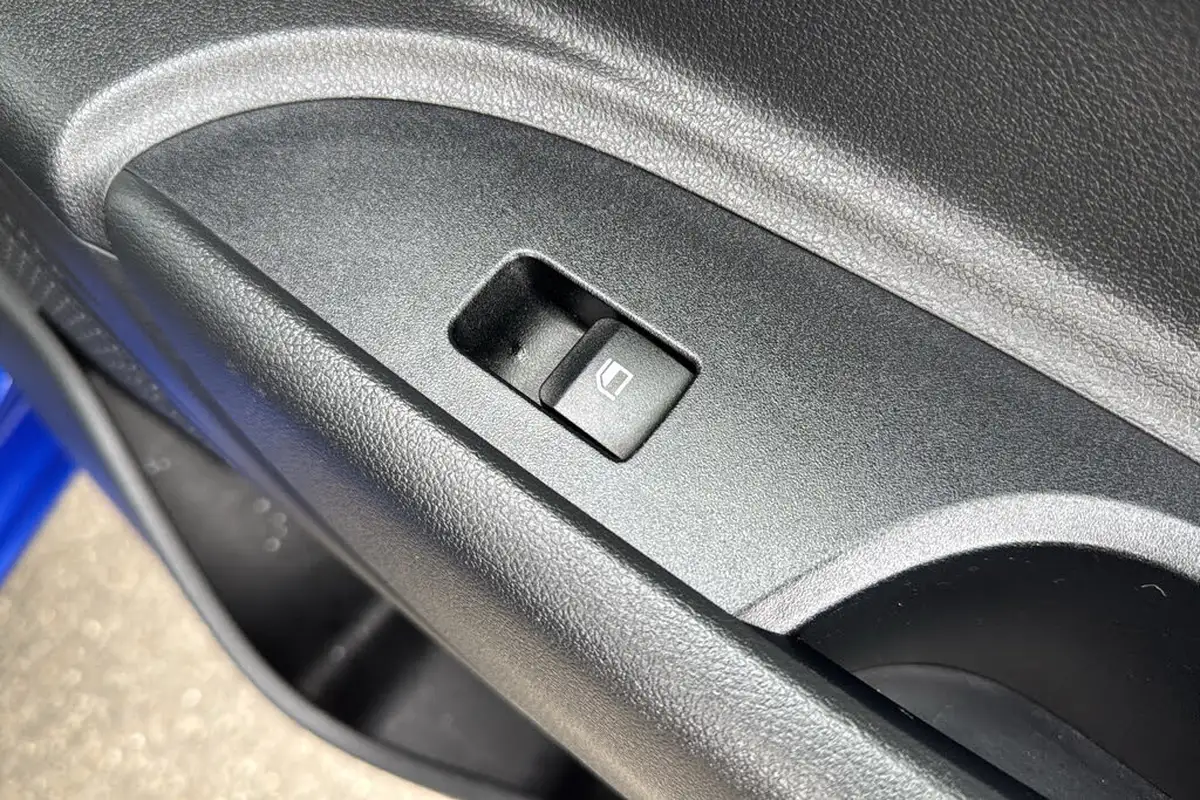 2021-hyundai-i20-10-t-gdi-se-connect-eclutch-imt-big-23