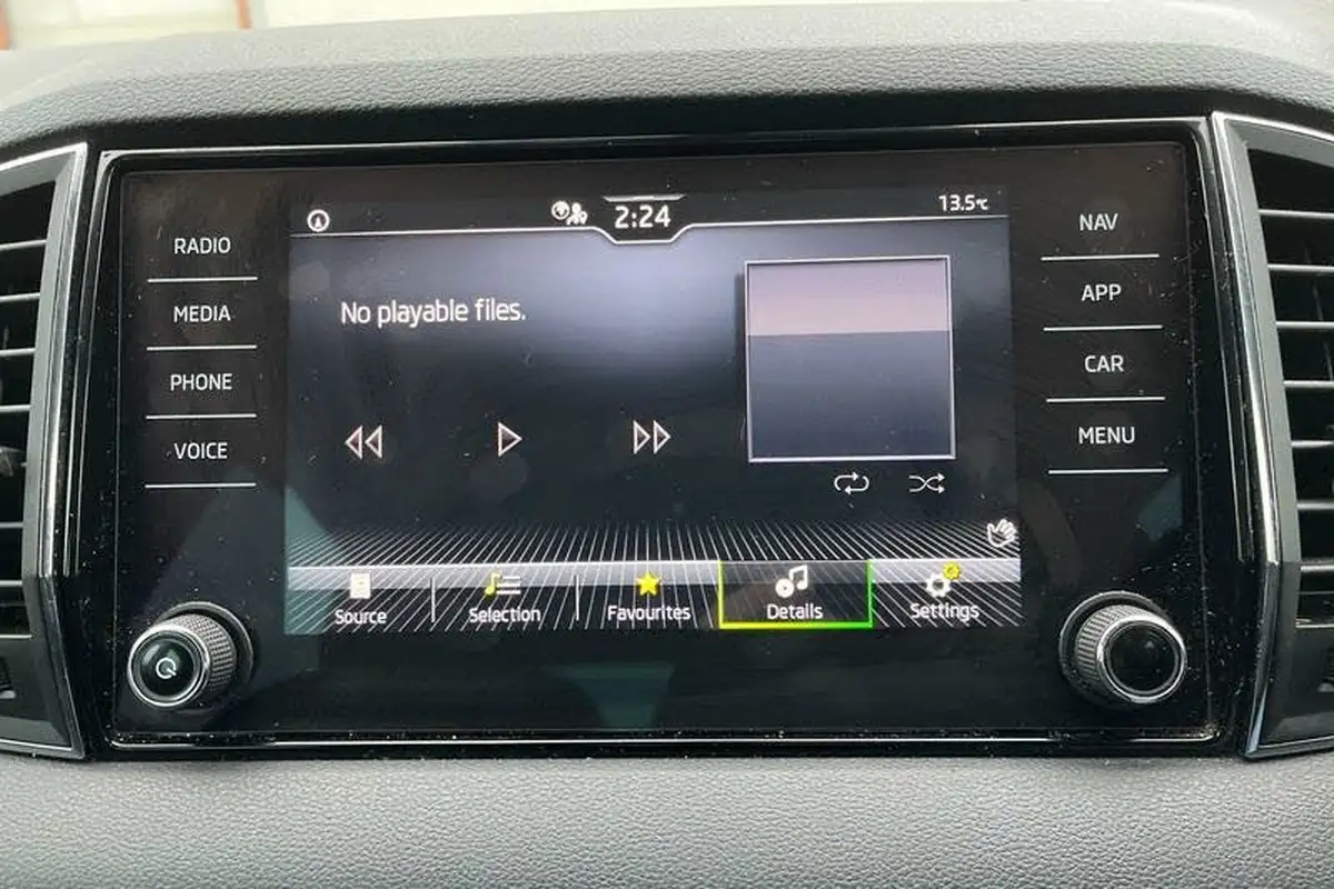 2021-skoda-karoq-15-tsi-se-technology-dsg-big-28