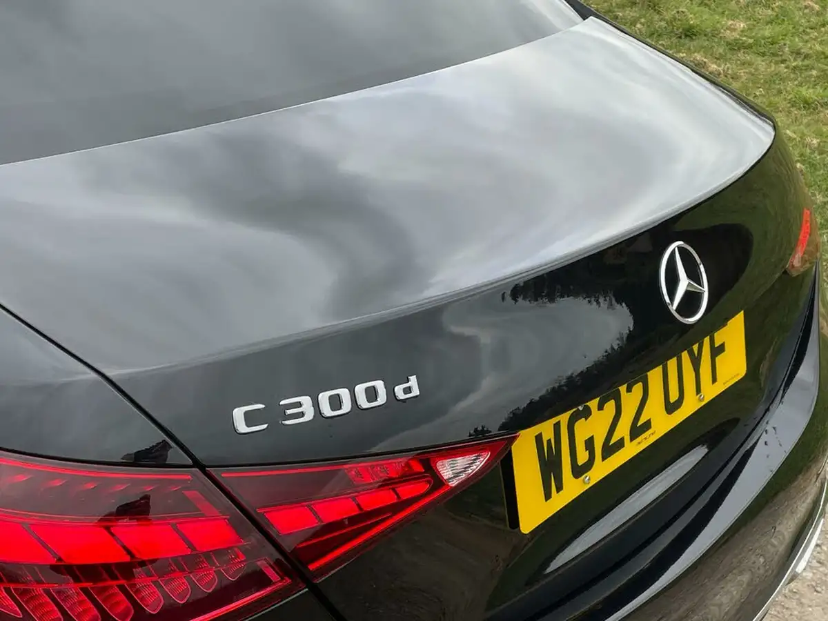 2022-mercedes-benz-c-class-20d-c300d-amg-line-premium-plus-265ps-saloon-4d-1993cc-big-19