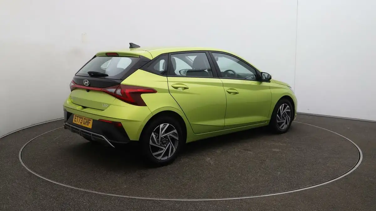 2024-hyundai-i20-10-t-gdi-advance-big-45