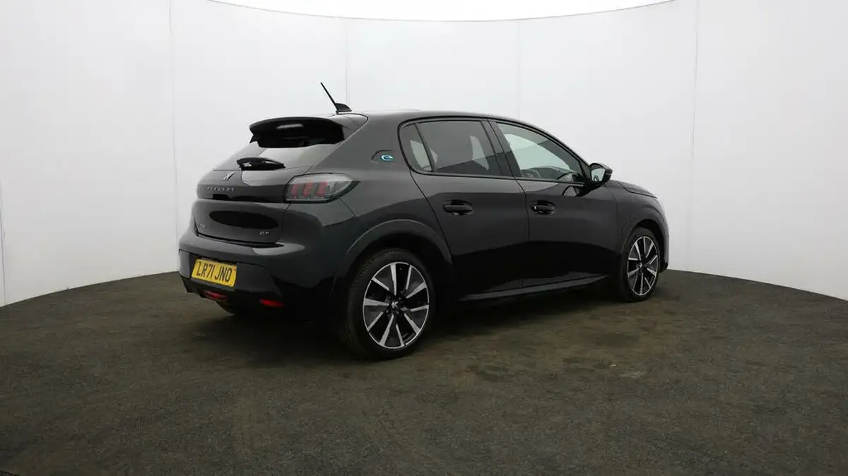 2021-peugeot-208-e-gt-premium-big-6