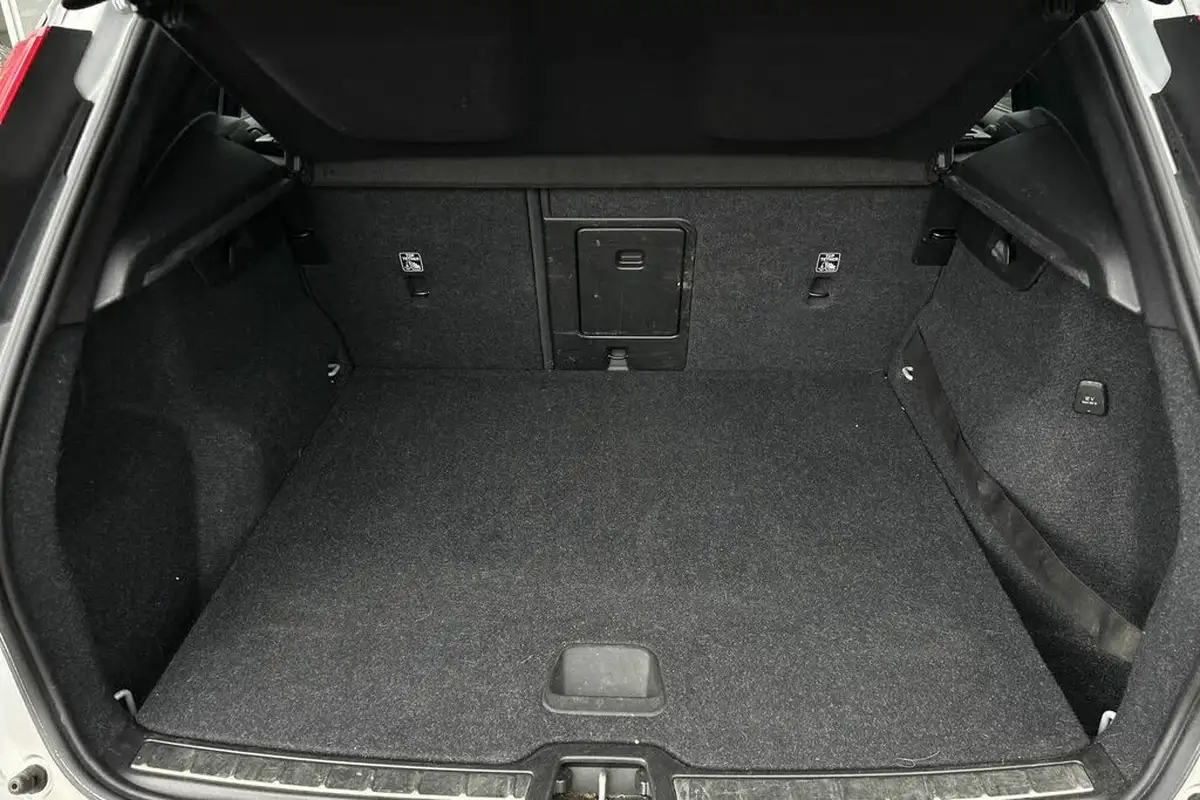 2019-volvo-xc40-15-t3-r-design-163bhp-big-15