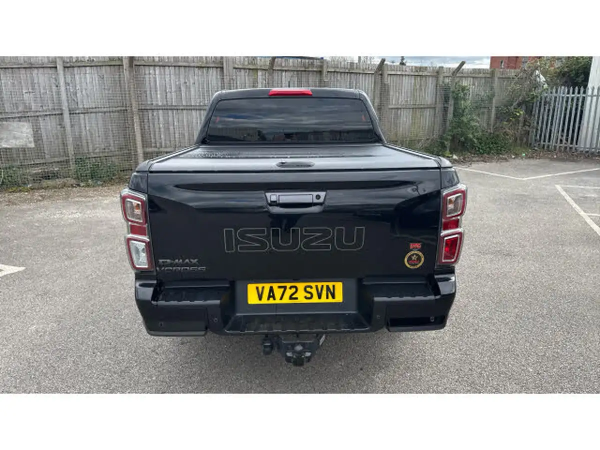 2022-isuzu-d-max-19td-v-cross-pick-up-auto-big-26