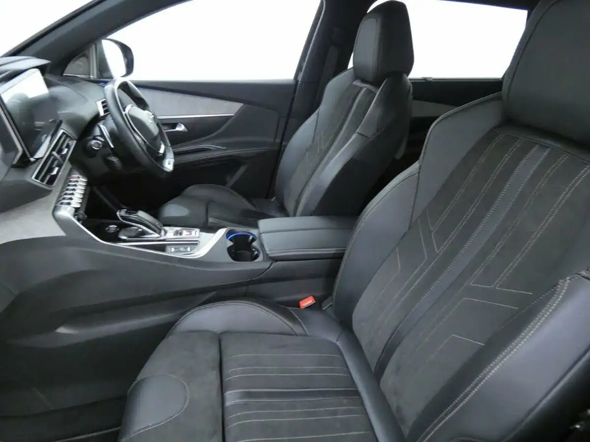 2022-peugeot-5008-suv-12-puretech-gt-premium-big-22