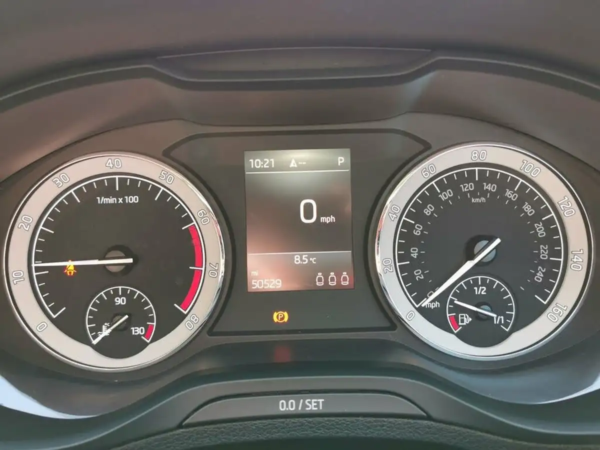 2019-skoda-karoq-15-tsi-se-l-dsg-big-43