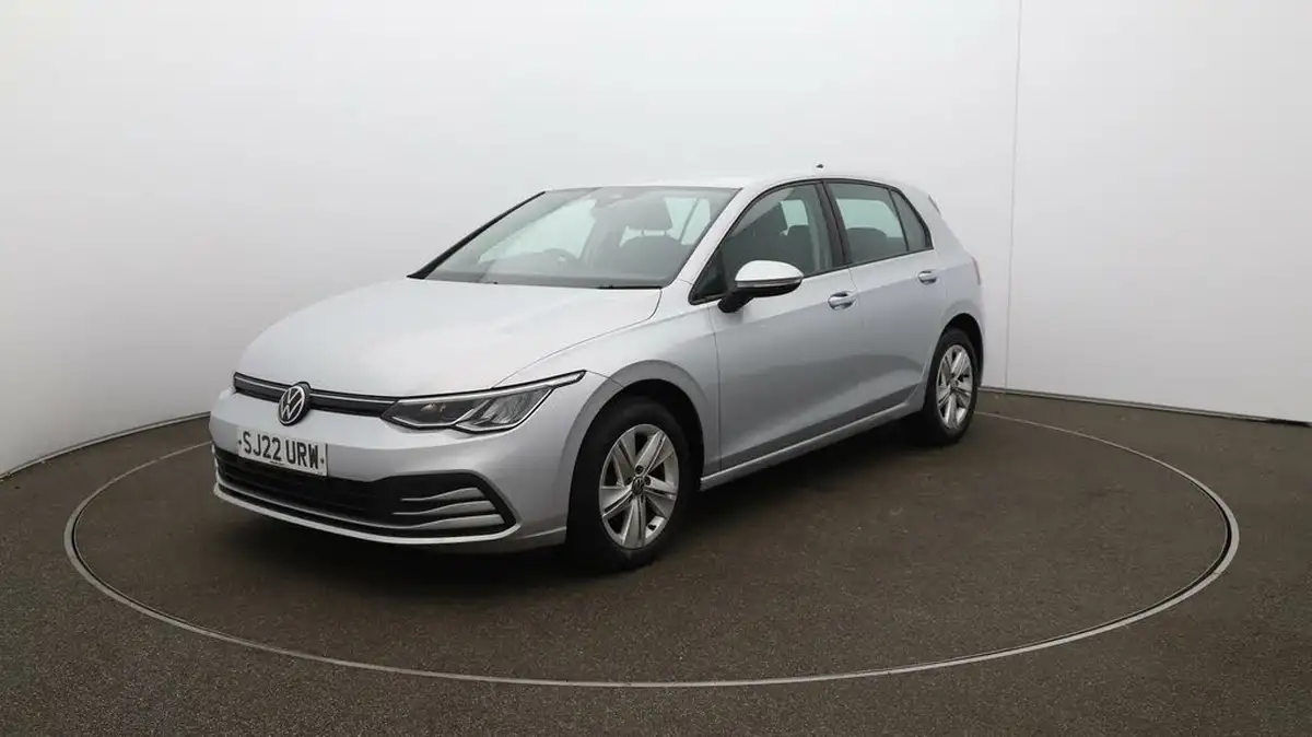 2022-volkswagen-golf-15-tsi-life-150ps-hatchback-big-3