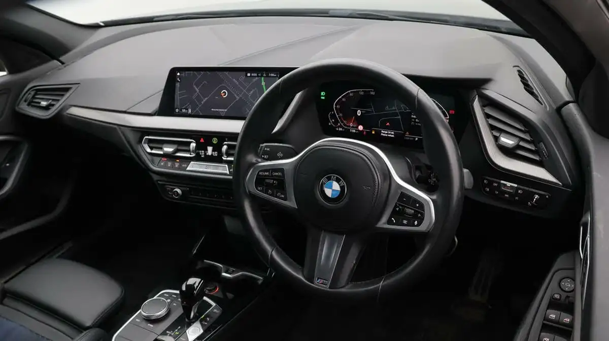 2022-bmw-1-series-15-118i-m-sport-lcp-dct-big-9