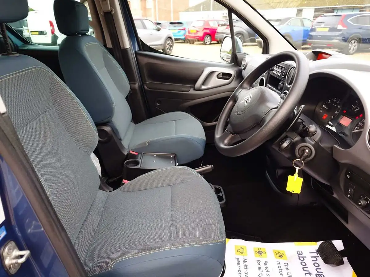 2017-citroen-berlingo-16bluehdi-multispace-feel-102ps-ss-etg6-big-21