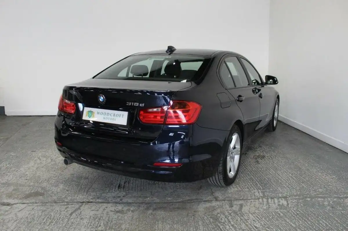 2014-bmw-3-series-20td-318d-se-saloon-4d-big-5