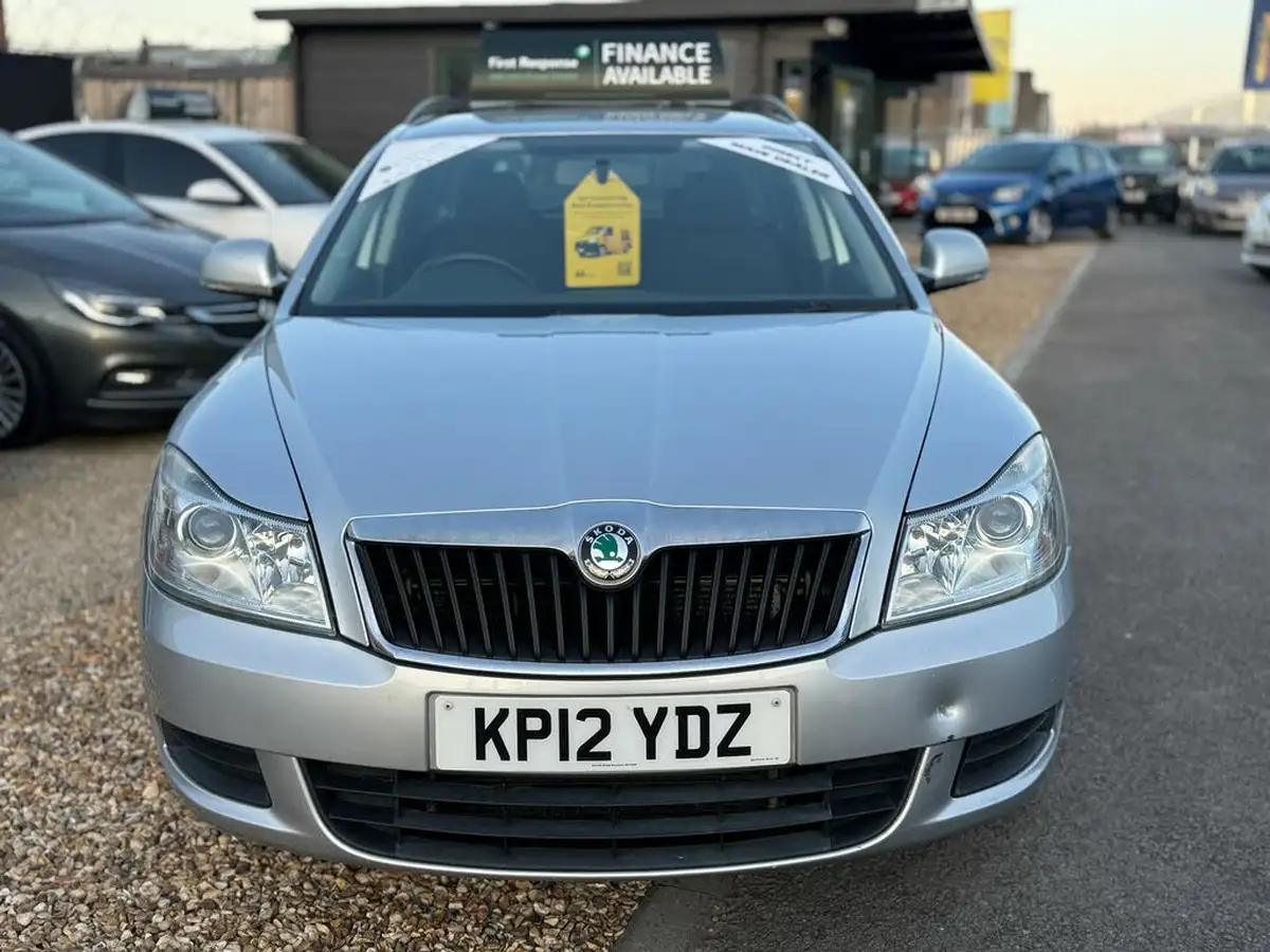 2012-skoda-octavia-20td-se-plus-140bhp-estate-big-43