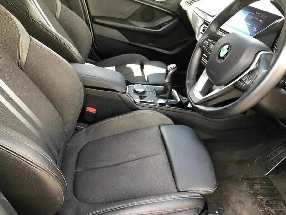 2021-bmw-1-series-15-118i-sport-lcp-big-3