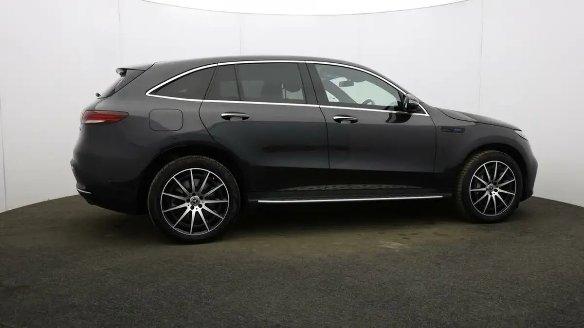 2021-mercedes-benz-eqc-e-eqc-400-amg-line-big-44