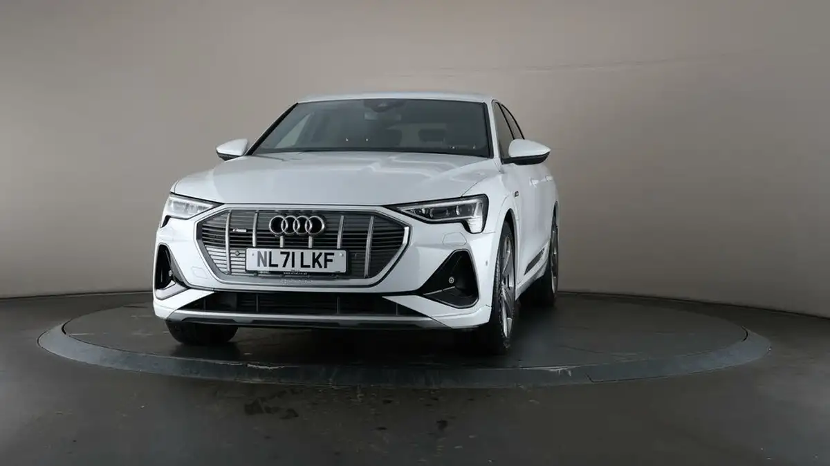 2021-audi-e-tron-55e-s-line-sportback-big-42
