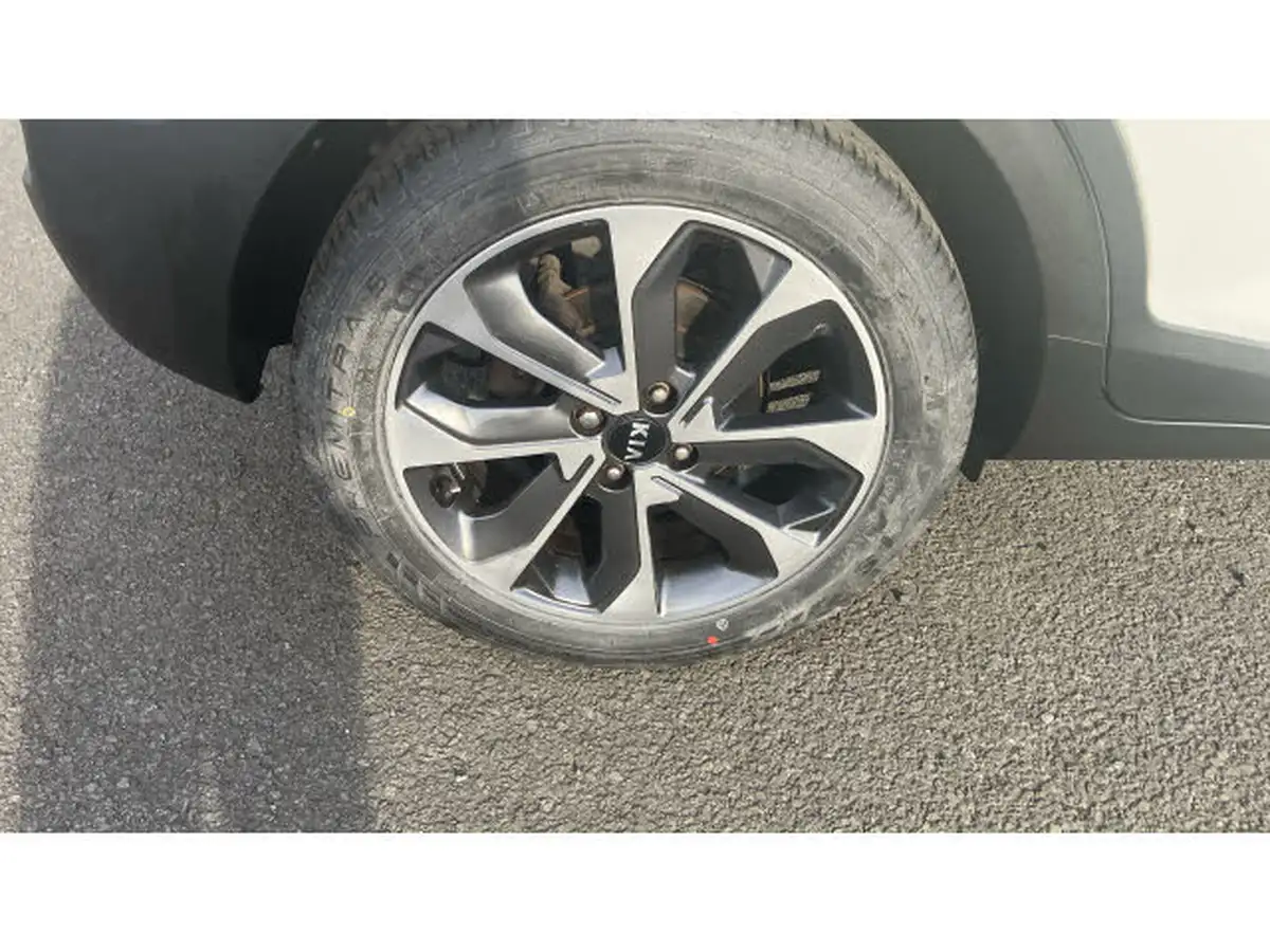 2020-kia-stonic-10-t-gdi-4-dct-big-41
