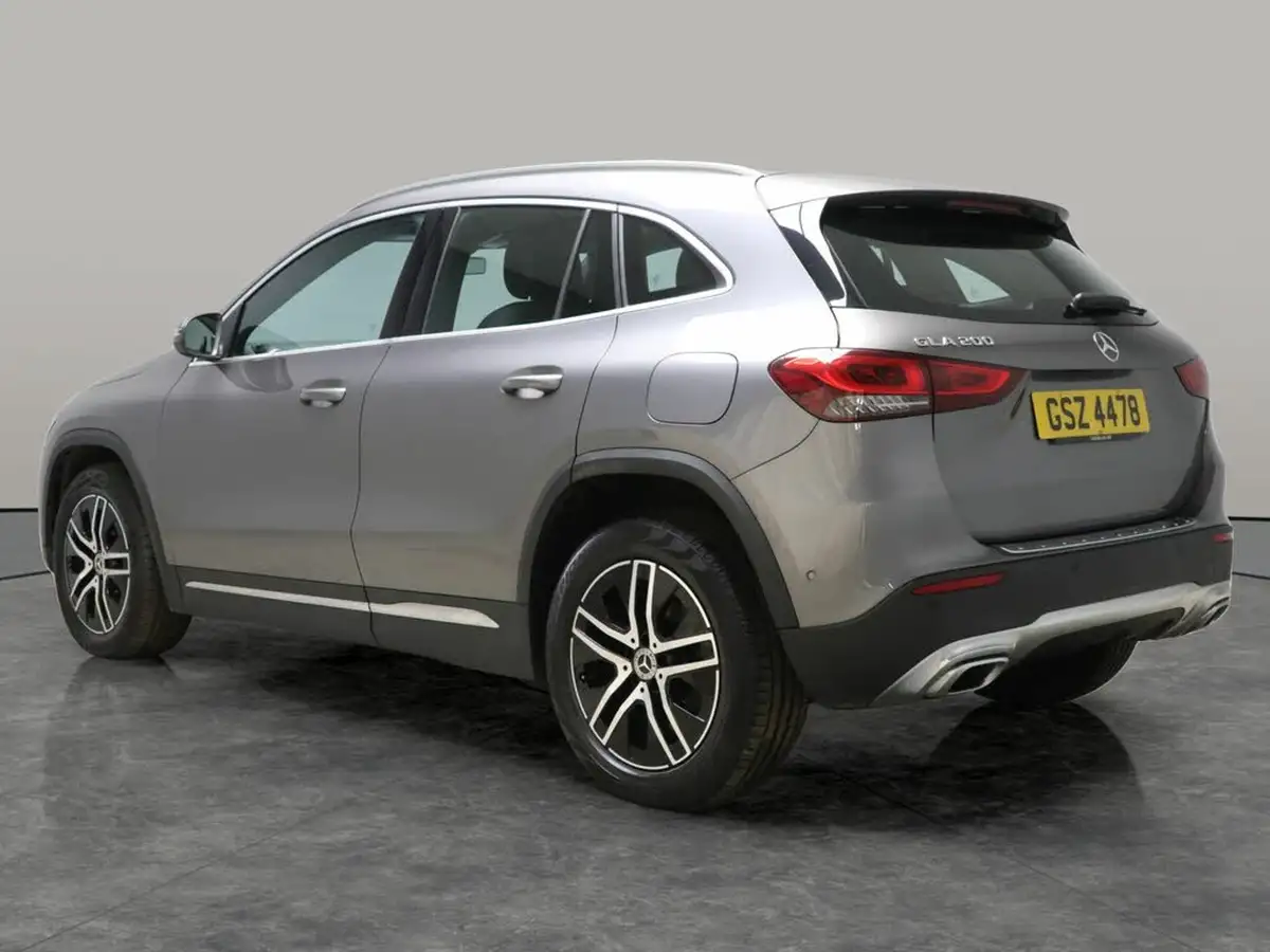 2020-mercedes-benz-gla-class-13-gla-200-sport-executive-big-11
