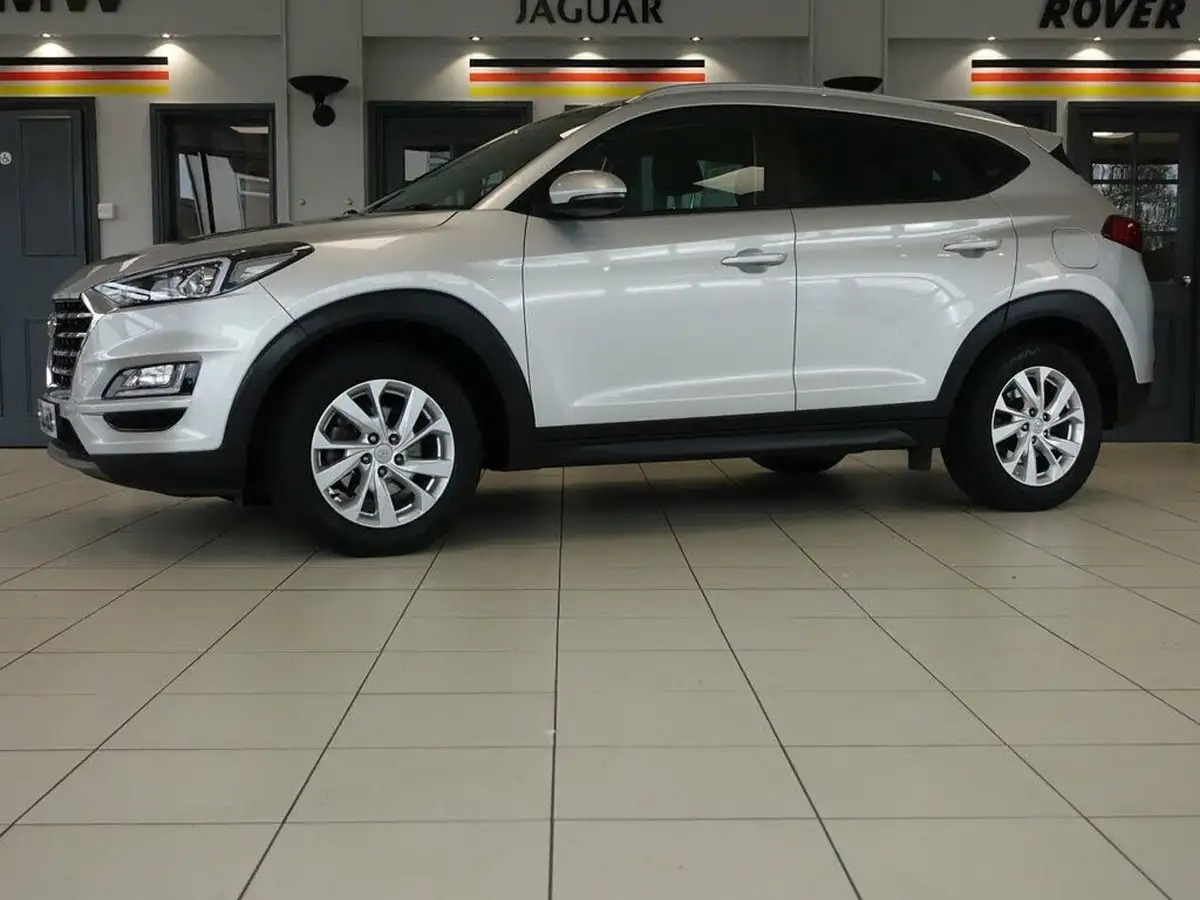 2019-hyundai-tucson-16-t-gdi-se-nav-dct-big-9