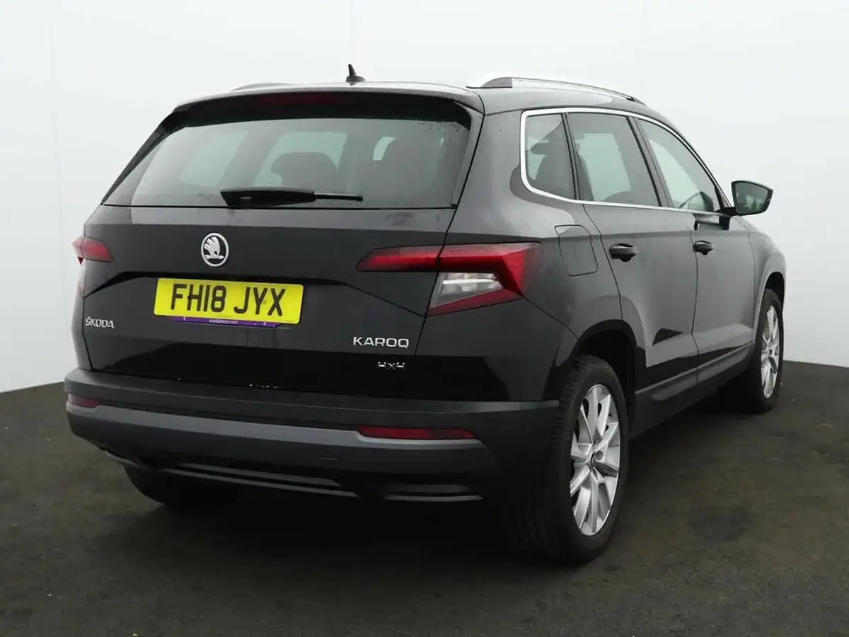 2018-skoda-karoq-20tdi-scr-se-l-dsg-big-4