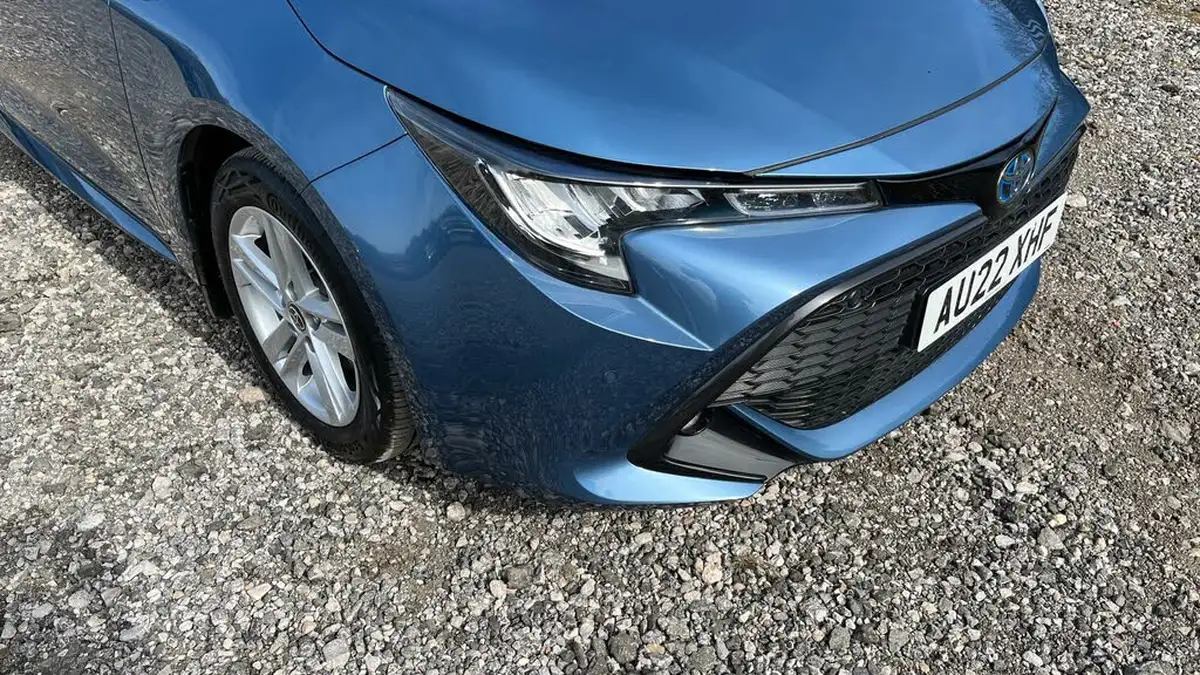 2022-toyota-corolla-18-vvt-i-icon-tech-trk-hatchback-5d-big-39