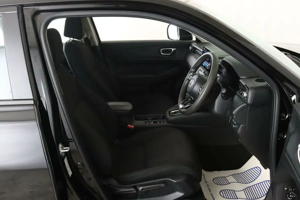 2022-honda-hr-v-15-i-mmd-elegance-big-14