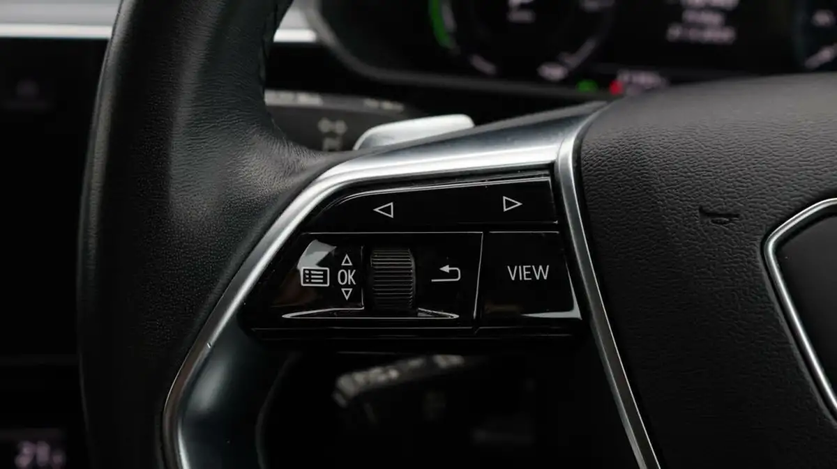 2021-audi-e-tron-55e-technik-sportback-big-24