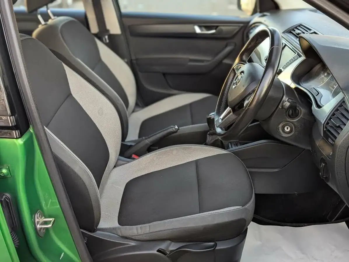 2017-skoda-fabia-10-tsi-colour-edition-big-9
