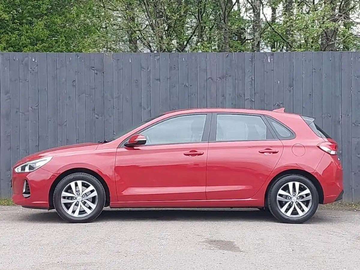2017-hyundai-i30-10-t-gdi-se-nav-blue-drive-hatchback-big-3