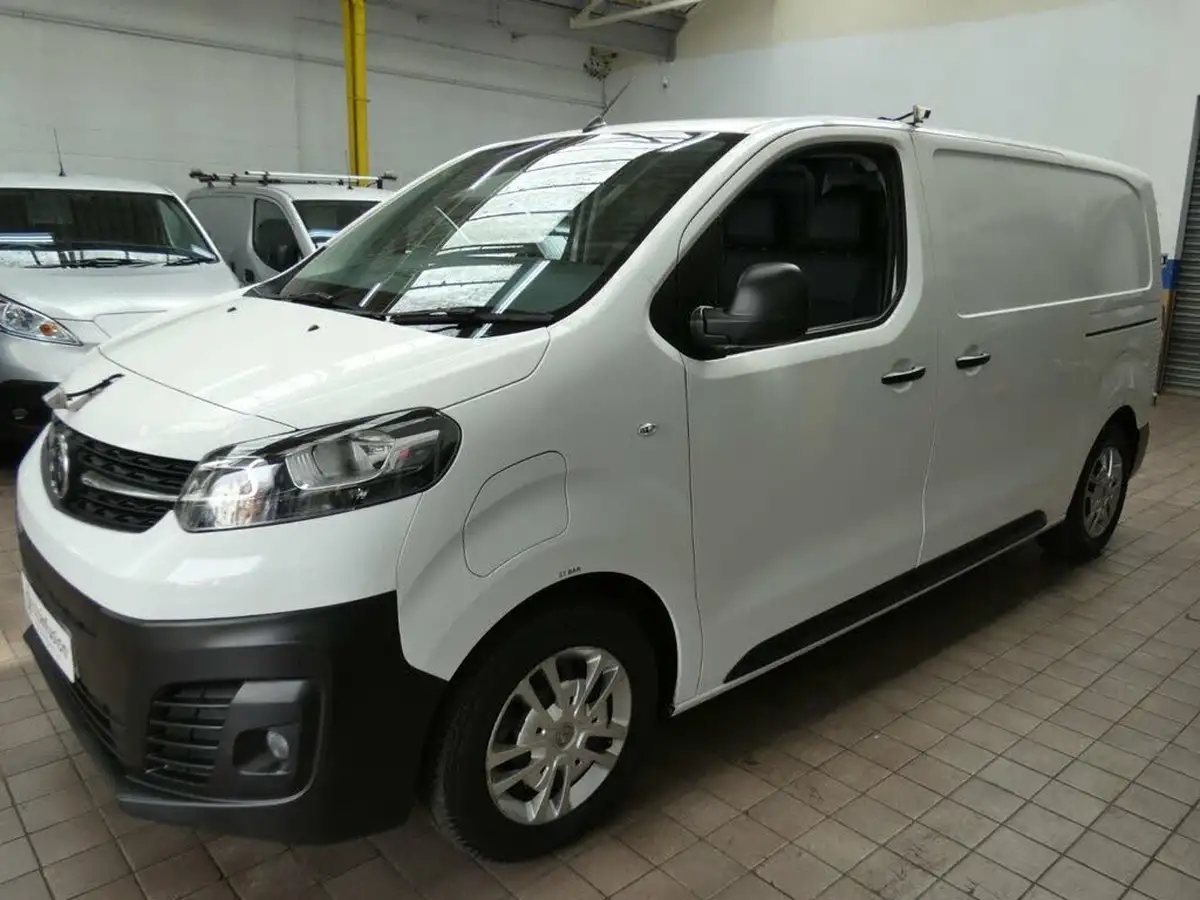 2021-vauxhall-vivaro-big-7