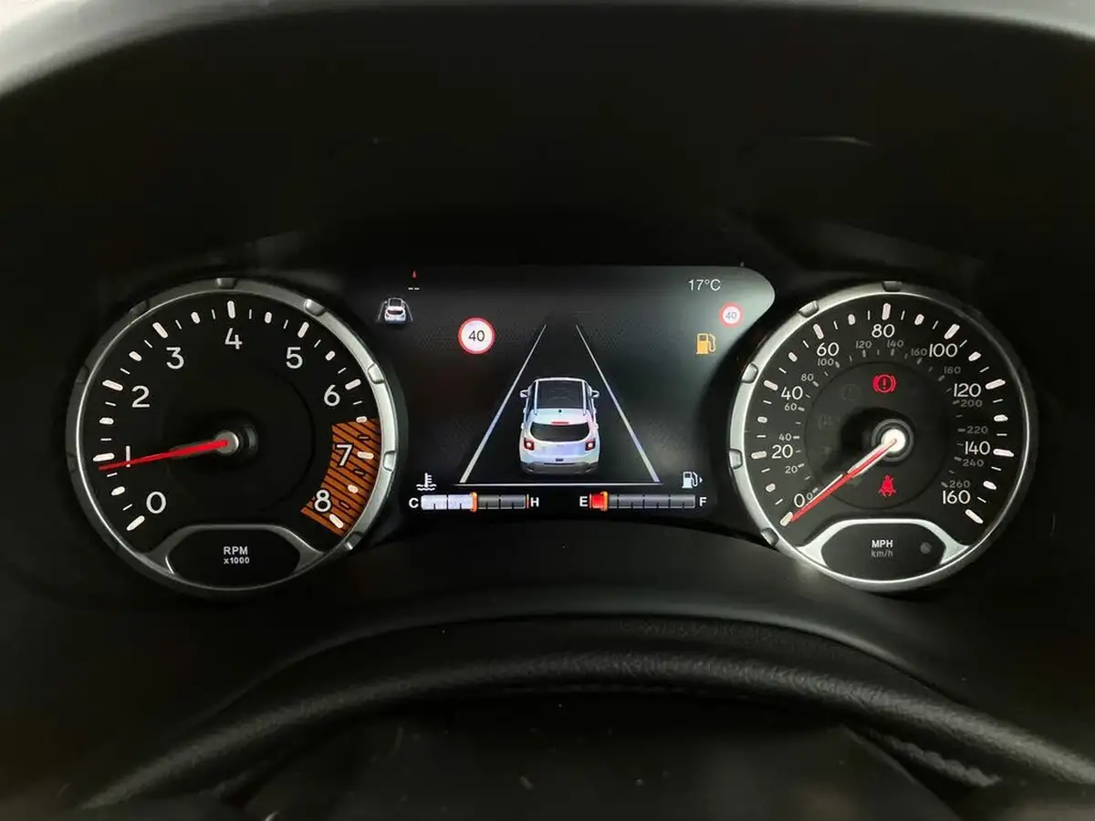 2019-jeep-renegade-10-gse-limited-big-13
