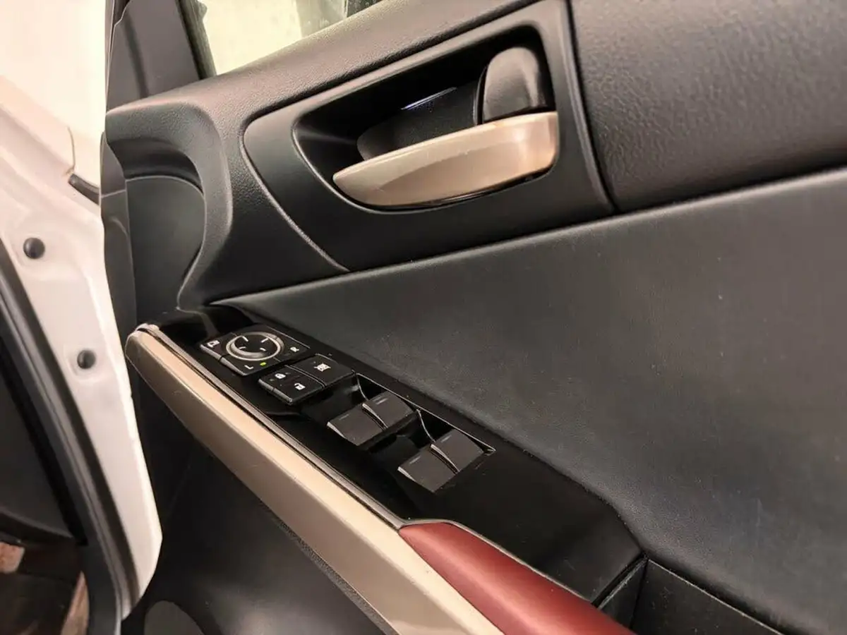 2017-lexus-is-300h-25-sport-big-46
