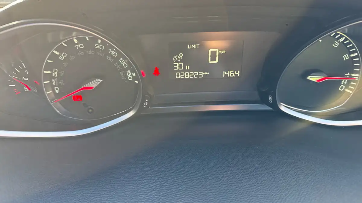 2019-peugeot-308-12-puretech-gt-line-big-12