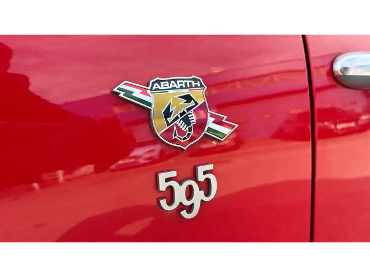 2021-abarth-595-14-tjet-big-33