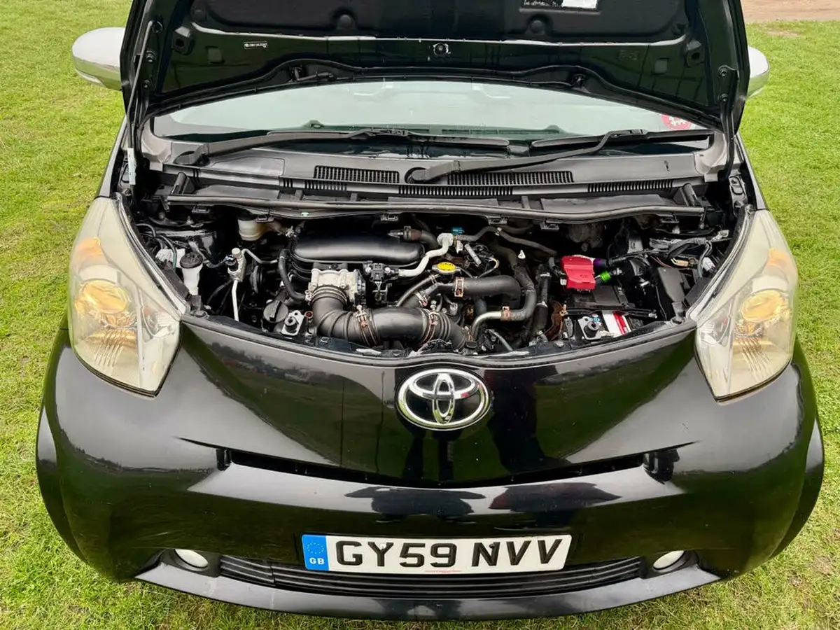 2009-toyota-iq-133-3-99bhp-cvt-big-16