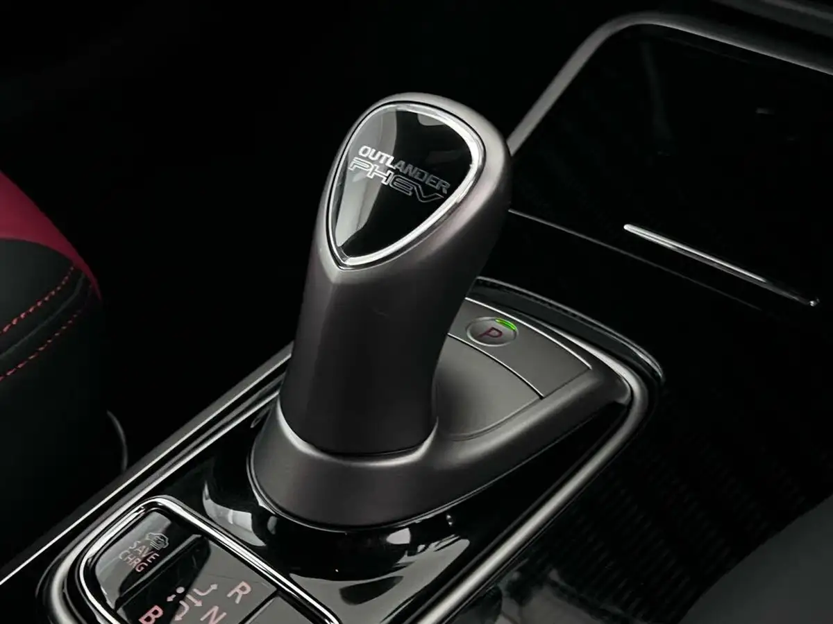 2019-mitsubishi-outlander-24-exceed-phev-big-29