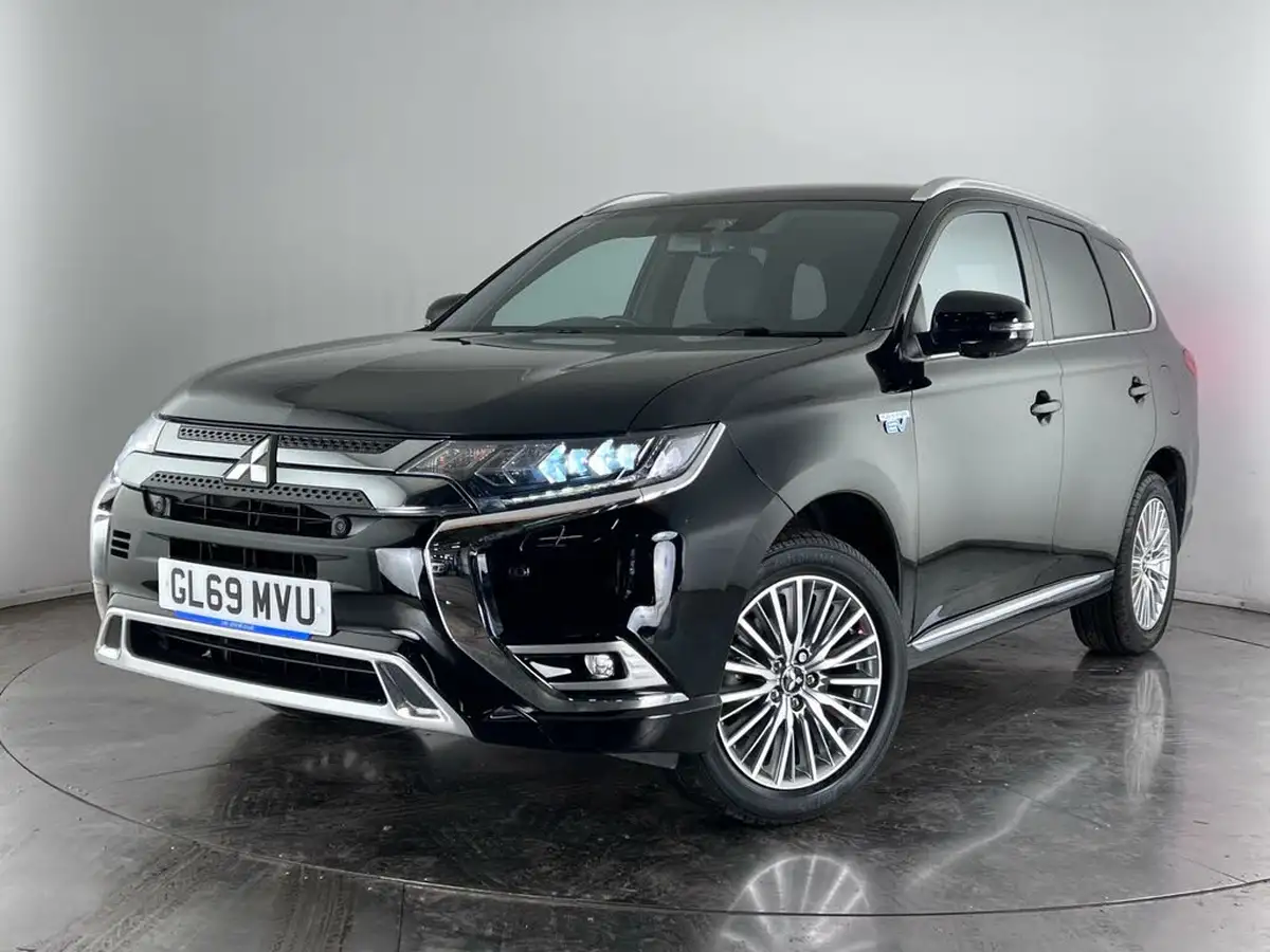 2019-mitsubishi-outlander-24-exceed-phev-big-32