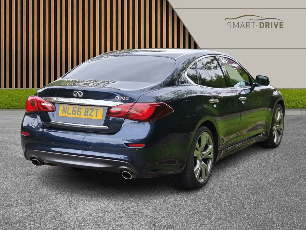 2016-infiniti-q70-37-sport-tech-big-3