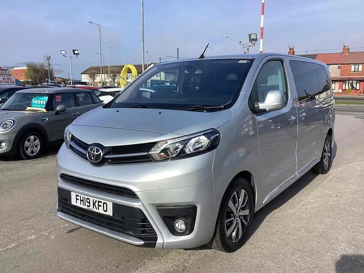 2019-toyota-proace-verso-20d-family-150ps-l1ss-big-4