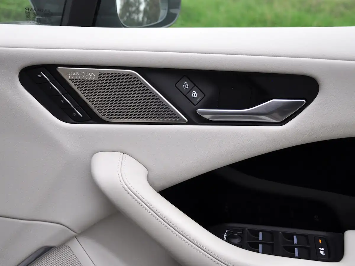 2019-jaguar-i-pace-ev400-hse-big-23