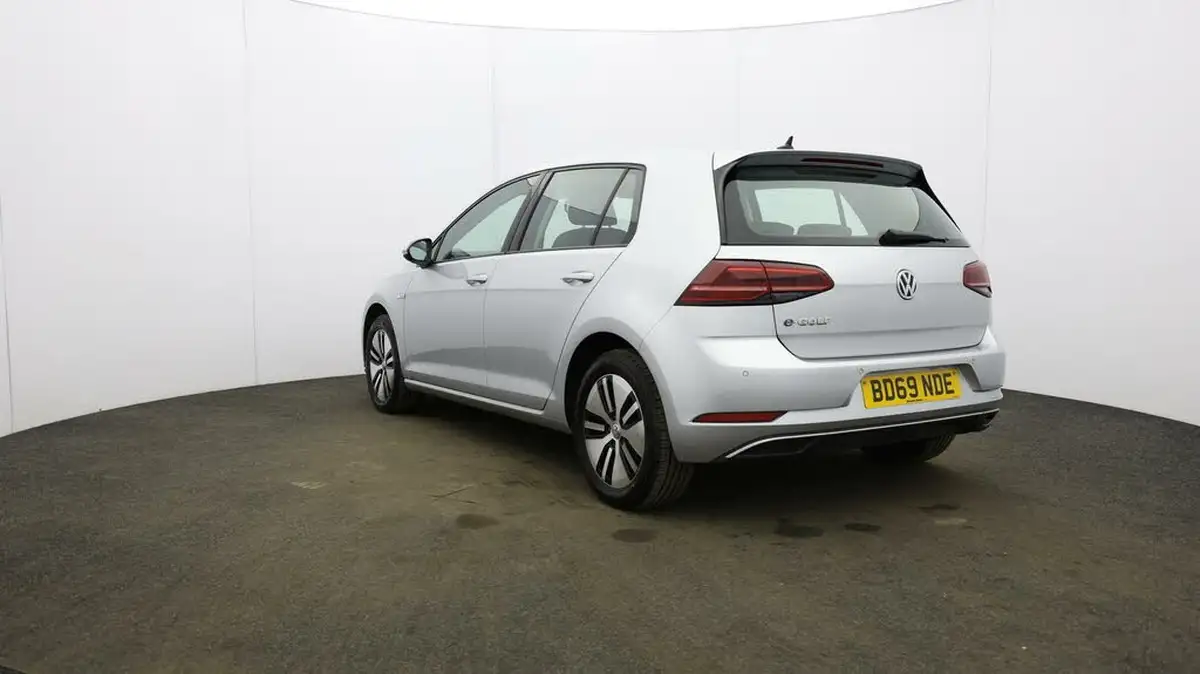 2019-volkswagen-golf-e-e-golf-big-35