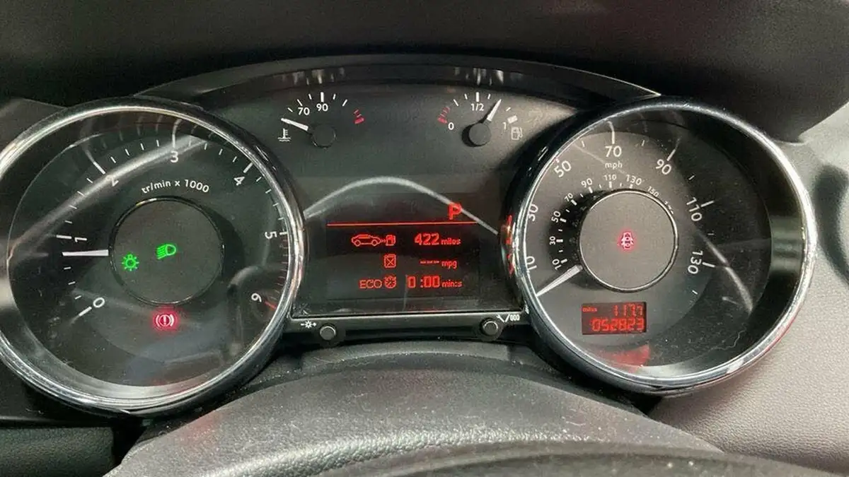 2017-peugeot-3008-crossover-16bluehdi-allure-auto-big-6