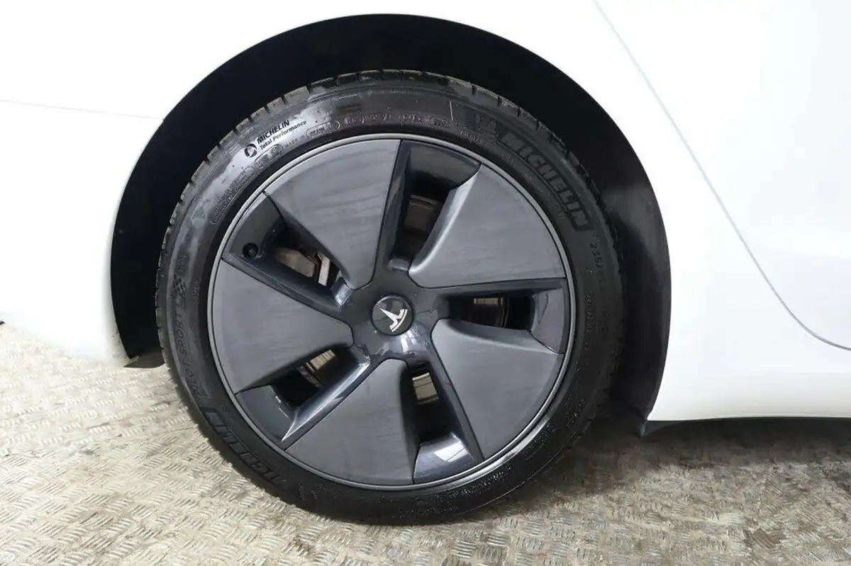 2021-tesla-model-3-e-long-range-4x4-big-19