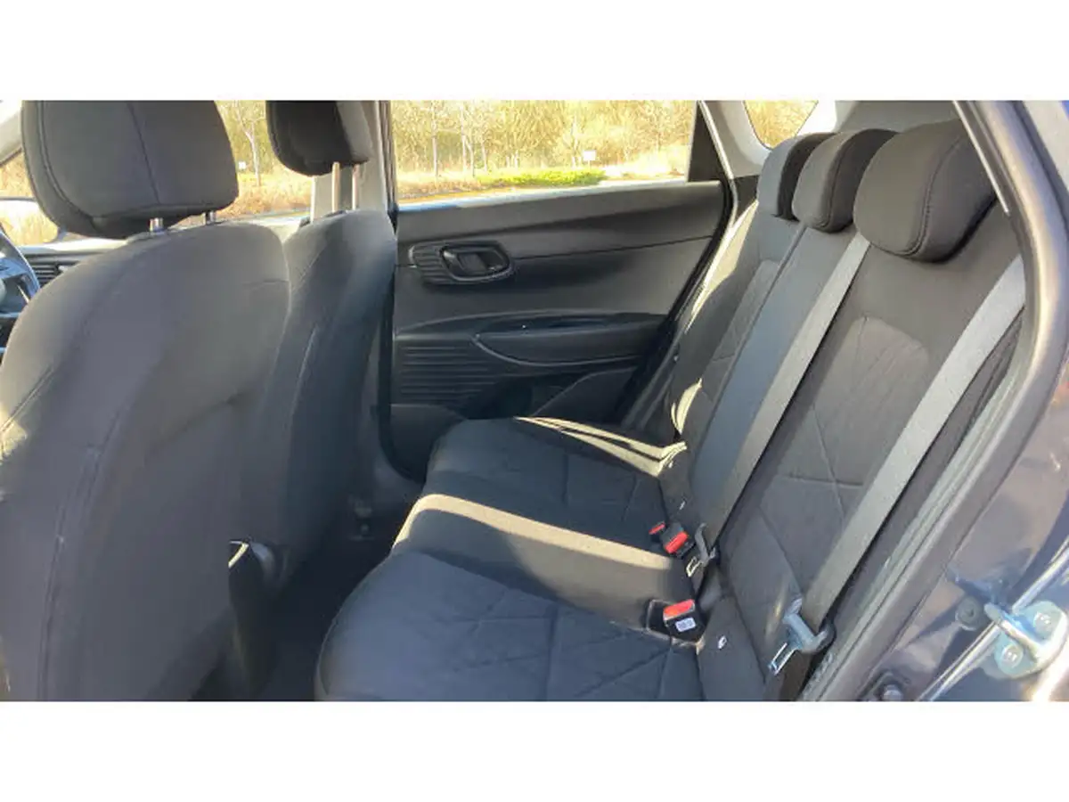 2022-hyundai-bayon-10-t-gdi-se-connect-big-15