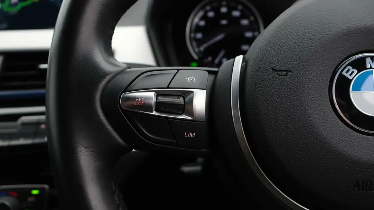 2021-bmw-x1-15-sdrive18i-m-sport-tech-pack-ii-dct-big-24