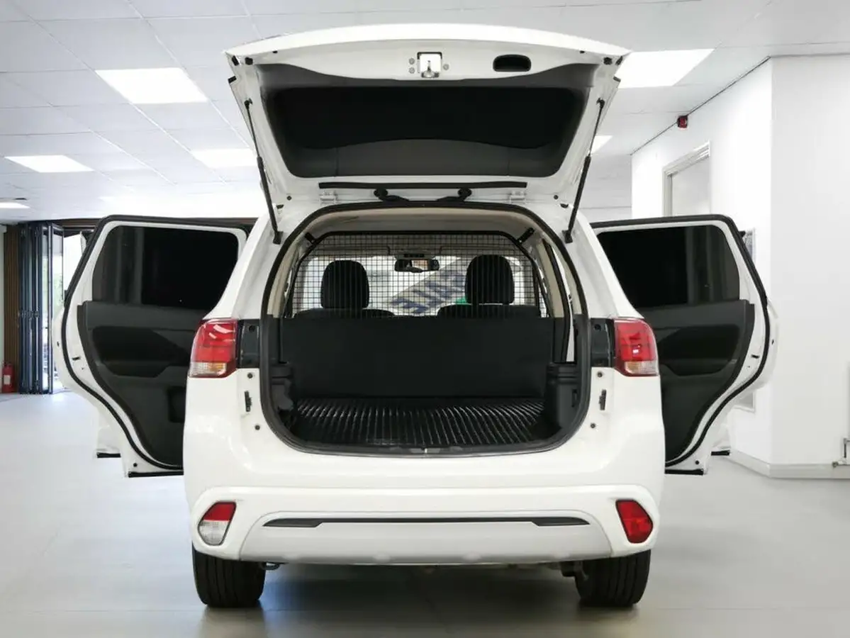 2020-mitsubishi-outlander-24-reflex-plus-commercial-big-19