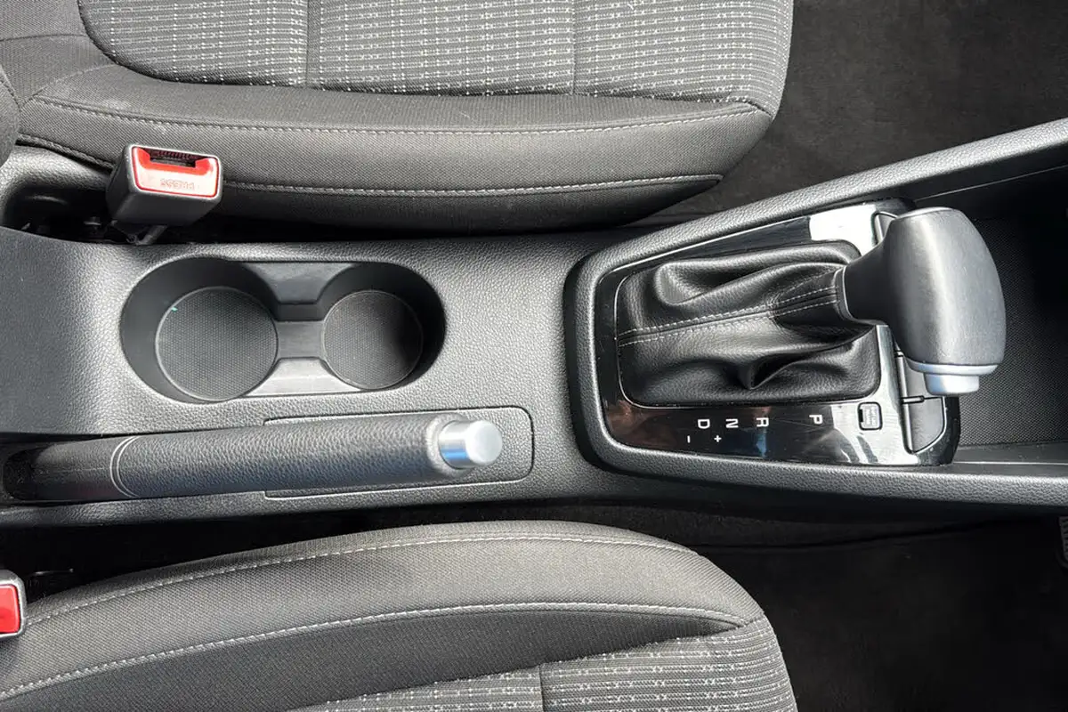 2022-kia-stonic-10-t-gdi-2-dct-big-28