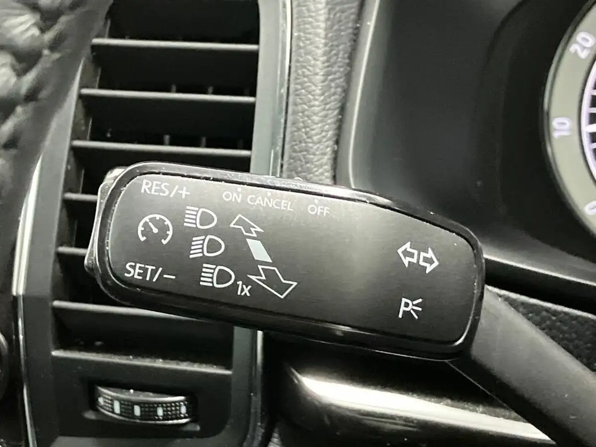 2022-skoda-karoq-10-tsi-se-l-big-30