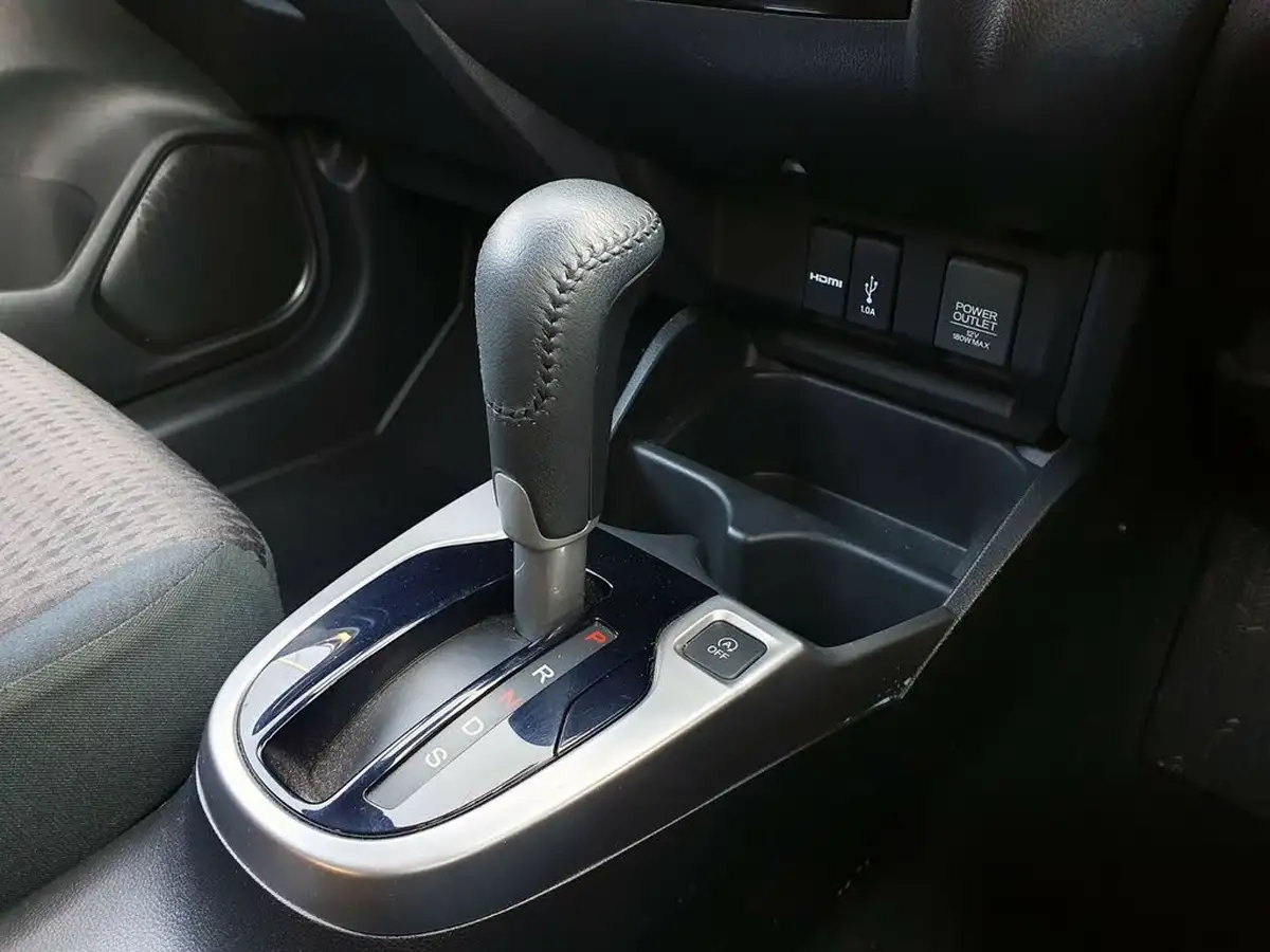 2019-honda-jazz-13-i-vtec-ex-navi-cvt-big-19