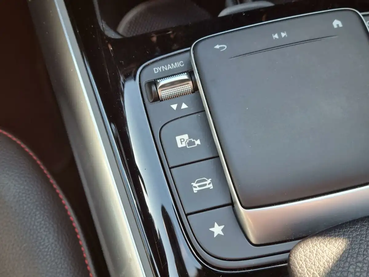 2021-mercedes-benz-eqa-e-eqa-250-amg-line-big-22